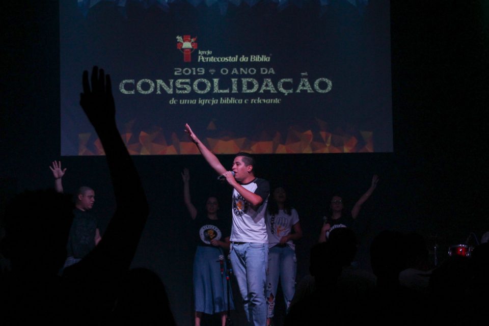 Pentecostal Da Bíblia Uma Igreja Bíblica E Relevante 6860